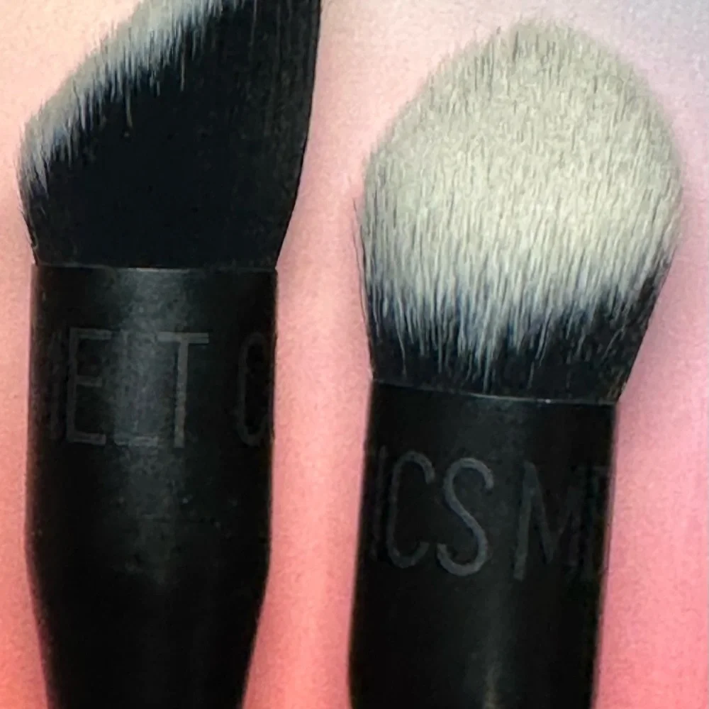Bundle 4 MARILITA ONLY!! Set of 2 Melt Cosmetics Blend 716 Brushes - Picture 11 of 11
